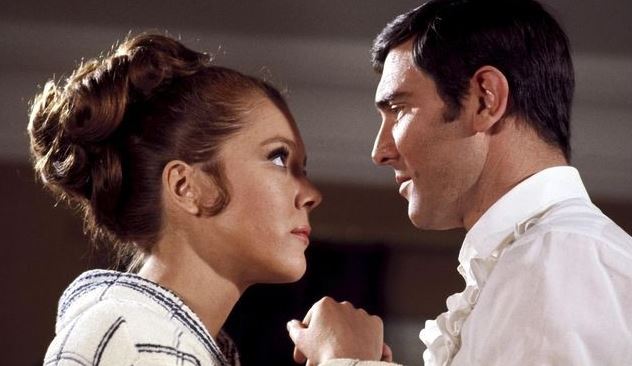 Weihnachten: George Lazenby in „James Bond 007 – Im Geheimdienst Ihrer Majestät“ im Live-Stream, 26.12. Agentenfilm