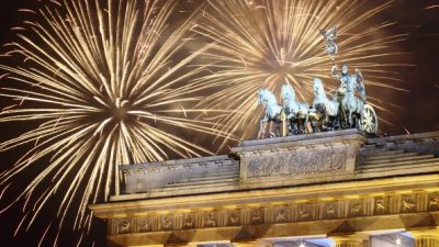 Live „Silvesterfeuerwerk am Brandenburger Tor, Berlin“ im Live-Stream, heute, 31.12., ab 23.50 – 0.10 Uhr, SICHERHEITSTIPPS FEUERWERK