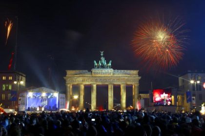 Live-Ticker zur Silvesterparty Berlin 2014/2015 vor dem Brandenburger Tor: Wir beenden unserer Live-Bericht und verlassen das Gelände