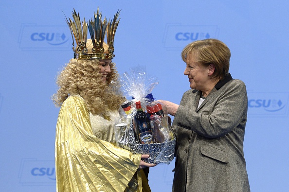 José Carreras dankt Angela Merkel – Kanzlerin-Geburtstag: Spenden statt Geschenke