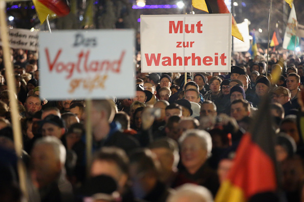 PEGIDA Demo: Sind die 15000 Demonstranten wirklich gefährlich? Das waren ihre Slogans. Live-Bericht aus Dresden