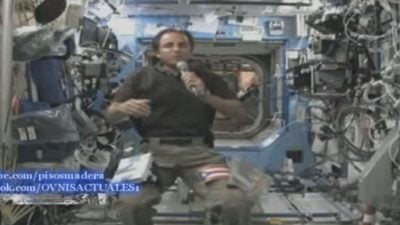 Schweigt hier ein ISS-Astronaut zum Thema UFOs ? (Live Befragung in Video)