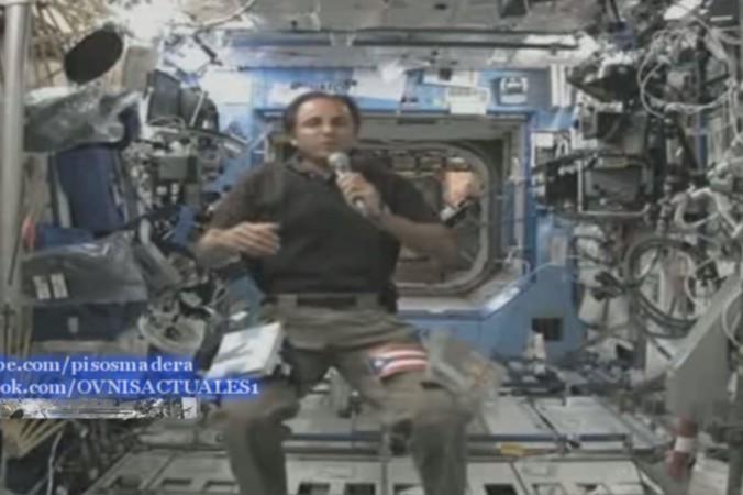 Schweigt hier ein ISS-Astronaut zum Thema UFOs ? (Live Befragung in Video)