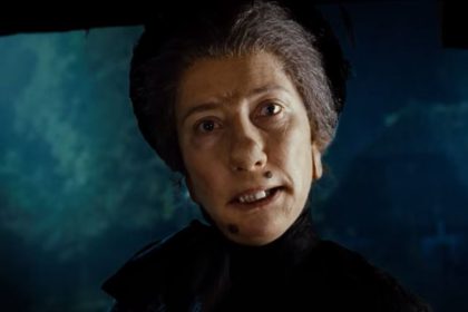 “Eine zauberhafte Nanny – Knall auf Fall in ein neues Abenteuer” im Live-Stream, heute, 18.12.: Nanny McPhee alias Emma Thompson im legendären Familienfilm