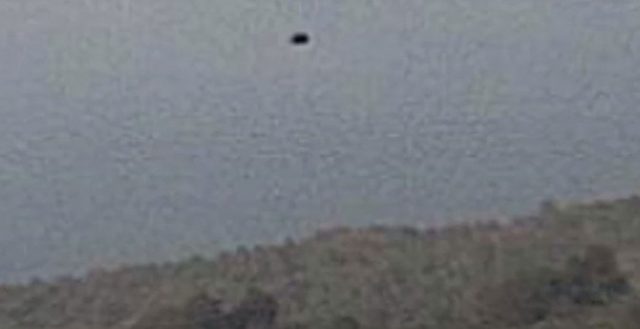 Eine weiteres Bild des angeblichen UFOs in der Nähe des Vulkans.