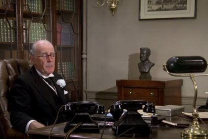 Peter Ustinov in “Das Böse unter der Sonne” im Live-Stream heute, 19.12.,Krimi