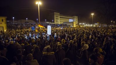 Ausschreitungen in Leipzig – Fotograf verletzt – Pegida Dresden distanziert sich von Legida