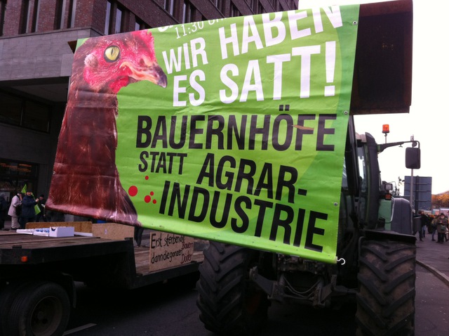TTIP-Demo Berlin heute im Live-Ticker beendet: Das war der Zug mit 80 Treckern zum Kanzleramt (BILDERGALERIE)