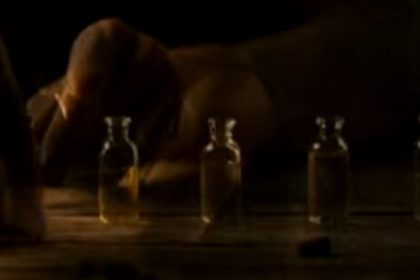 Patrick Süskind: “Das Parfüm – Die Geschichte eines Mörders” im Live-Stream, heute, 01.01., Drama mit Ben Whishaw, Dustin Hoffmann, Karoline Herfurth, John Hurt, Regie: Tom Tykwer