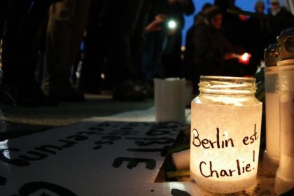 Live heute: Kundgebung in Berlin gegen Terror und Fremdenhass im Live-Stream bei ZDF