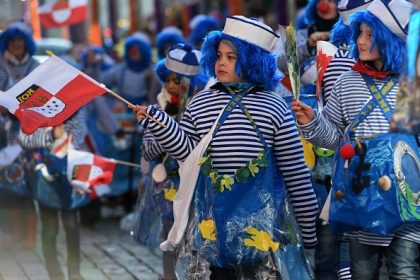 Heute Rosenmontag 16.02.2015: Haben die Geschäfte geöffnet? Alles zum Rosenmontagszug in Köln und Düsseldorf