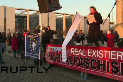 Liveticker beendet: Zur Friedensdemo in Berlin kamen laut Polizei 800 Teilnehmer