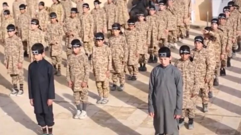 ISIS-Kindersoldaten Video zeigt 10-jährige beim Training