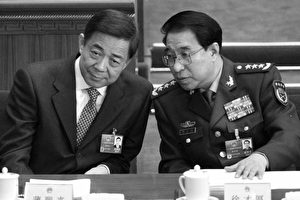 Militärchef Xu Caihou (r.) mit Bo Xilai (l.) beim Volkskongress 2012. Mittlerweile sitzen beide im Gefängnis.