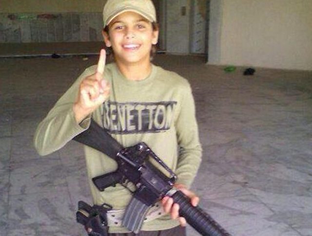 Ein 13-jähriger französischer Junge wurde im Kampf für die ISIS getötet, lauten Berichte vom Dienstag.