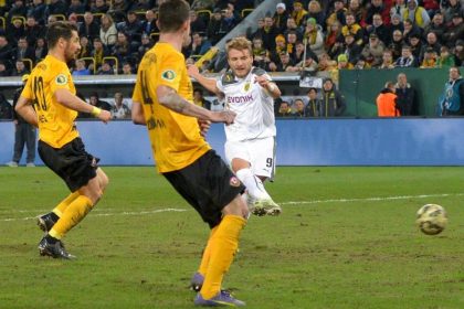 Dortmunds Immobile trifft doppelt und genießt
