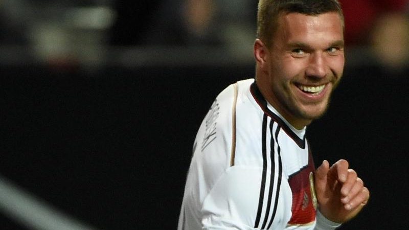 Daumen hoch: Podolski schlägt mit Tor-Befreiung zurück