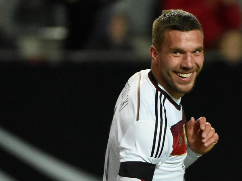 Daumen hoch: Podolski schlägt mit Tor-Befreiung zurück