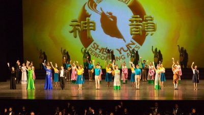 Journalist inspiriert von SHEN YUN „durch diese Anmut und diese Demut“