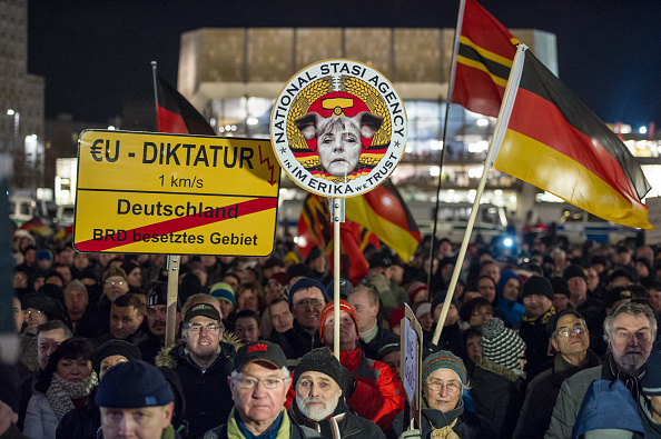 Bei LEGIDA-Demo in Leipzig flogen Steine: Das schreibt die Polizei darüber