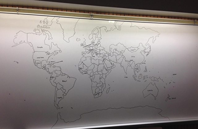 Diese Weltkarte zeichnete ein 11-jähriger Autist in New York einfach so an die Tafel.