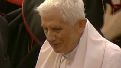 Ex-Papst Ratzinger trinkt zum 88. Geburtstag Bier