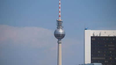 Fabian Hinrichs kehrt Berlin den Rücken