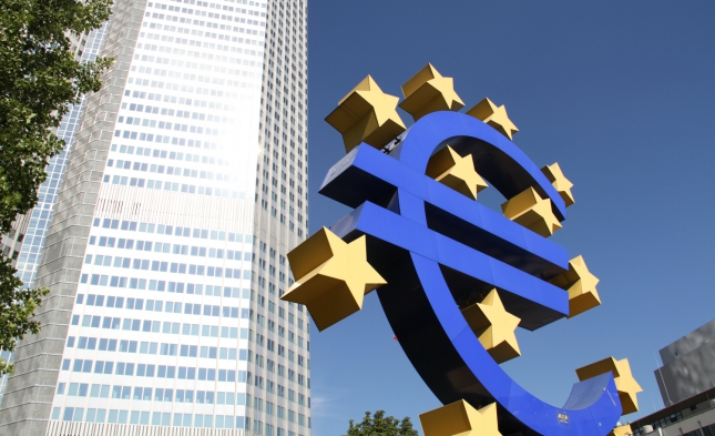 Bericht: EZB stockt Notkredite für griechische Banken auf