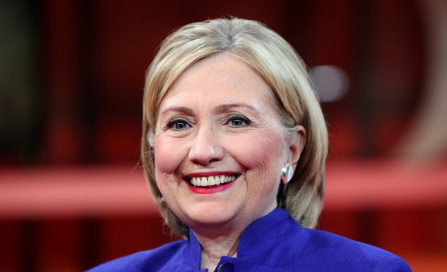 Clinton steigt ins Rennen um US-Präsidentschaftskandidatur ein