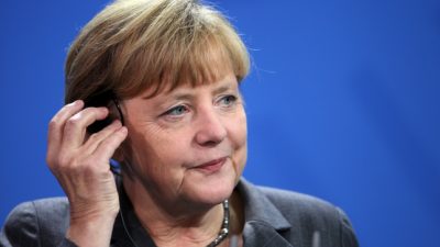 Kauder hofft auf Spitzenkandidatur Merkels bei Bundestagswahl 2017