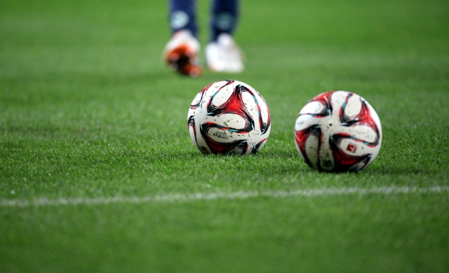Fußball: Lienen kritisiert Trainer für Verzicht auf Gewerkschaft