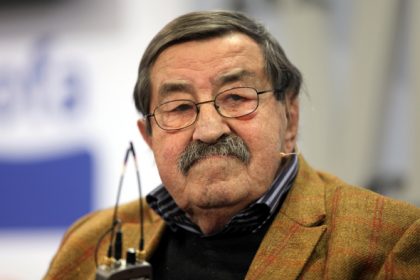 Gerhard Schröder bezeichnet Grass als “väterlichen Freund”