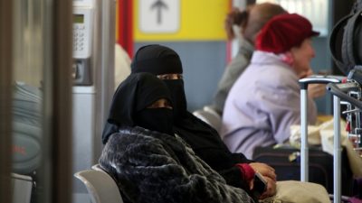 Umfrage: Jeder zehnte Deutsche beklagt zu viele Ausländer