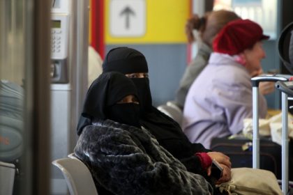 Umfrage: Jeder zehnte Deutsche beklagt zu viele Ausländer