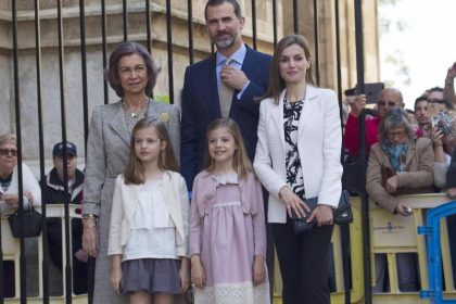 Spaniens Königsfamilie besucht Oster-Gottesdienst