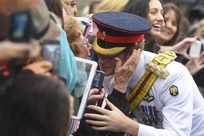 Prinz Harry startet Armee-Einsatz in Australien