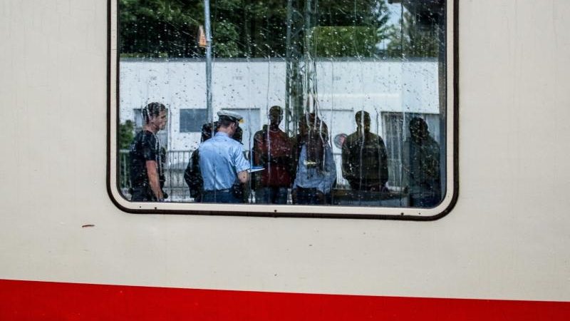 Bayern fordert: Bundestag soll Obergrenze für Flüchtlinge beschließen
