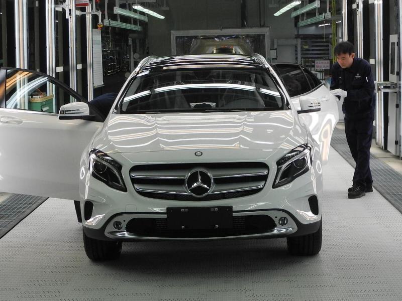 Kompakte und sportliche Geländewagen treiben Daimlers Absatz