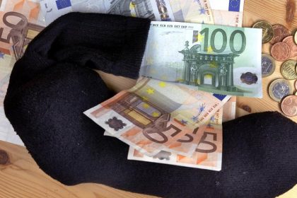 Mini-Zinsen: Sparer verlieren, Staat gewinnt
