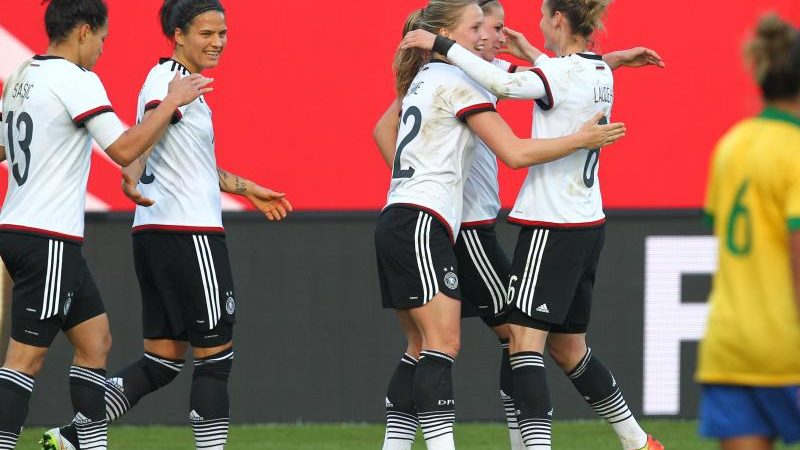 Neid sehr zufrieden: DFB-Frauen schon in WM-Form