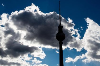 Wieder Gewalt am Alexanderplatz: 20-Jähriger niedergestochen