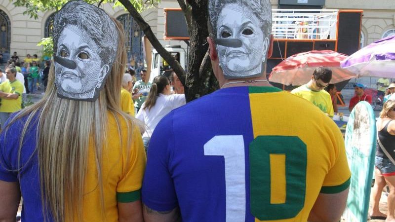 Massendemonstrationen gegen Rousseff in Brasilien