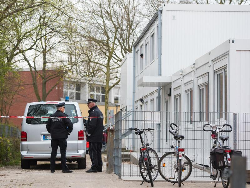 Polizei nimmt mutmaßlichen Messerstecher aus Hamburger Schule fest