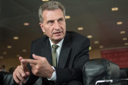 Oettinger kündigt europäische Meldestelle für Cyber-Attacken an