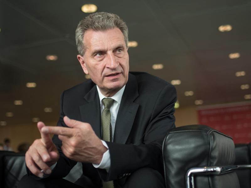 Oettinger kündigt europäische Meldestelle für Cyber-Attacken an