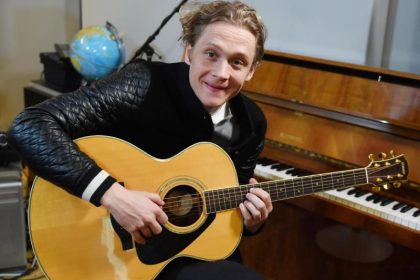 Schweighöfer spielt mit Gedanken an Musikalbum