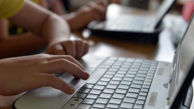 Studie: Fast alle Zwölfjährigen sind online