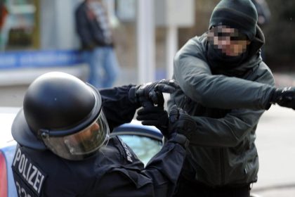 Härte Strafen für Angriffe auf Polizei und Rettungskräfte