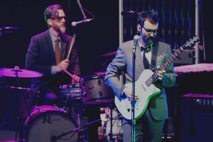 Sensible Käuze: Live-Doppelalben von eels und I Am Kloot