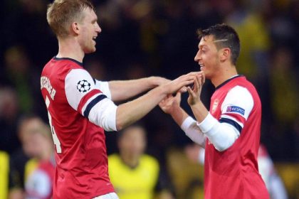 Mertesacker und Özil mit Arsenal auf Ballacks Spuren